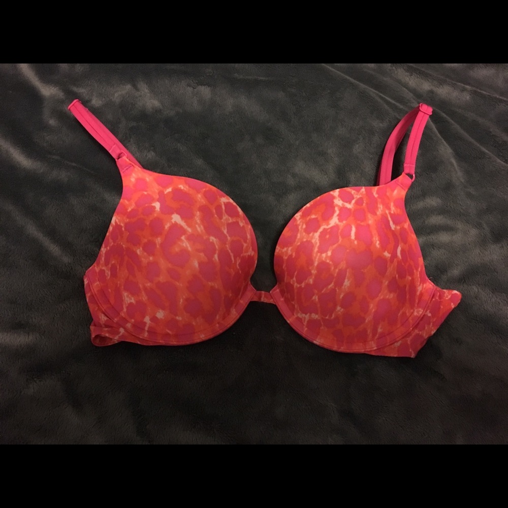 Victoria’s Secret 34C push-up